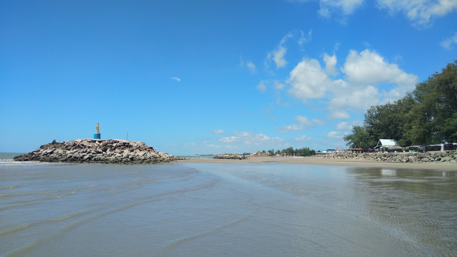 Zdjęcie Hat Puek Tian Beach z poziomem czystości wysoki