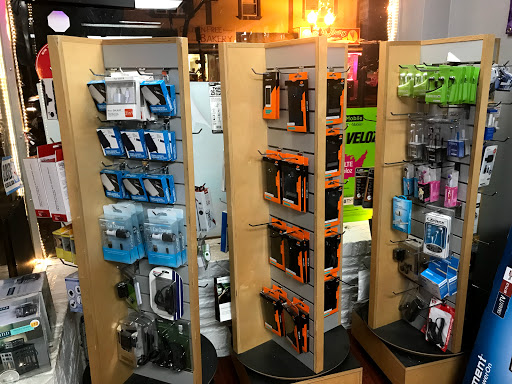 Computer Repair Service «iTech iPhone Repair», reviews and photos, 25 Seminole Ave, Lake Hiawatha, NJ 07034, USA