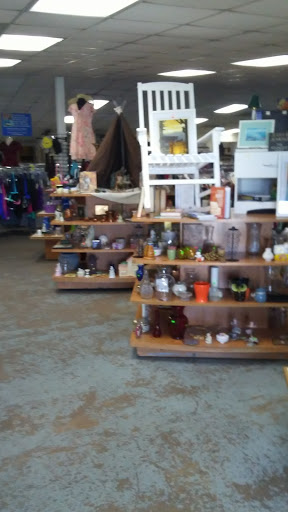 Thrift Store «Miracle Hill Thrift Store - Pete Hollis Blvd Greenville», reviews and photos