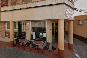 El Corrochano de Virginia - Restaurante, Bocatería, Hamburguesas, Cafetería, Pastelería, Granizados y Helados Carte D'Or. image