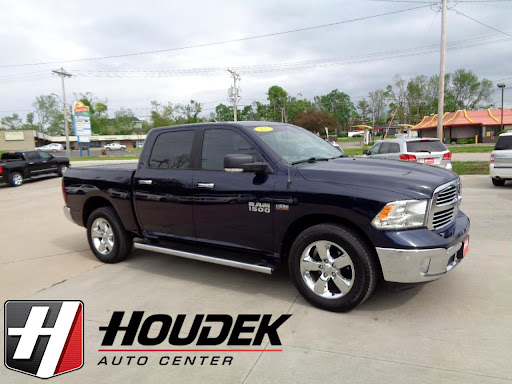 Used Car Dealer «Houdek Auto Center», reviews and photos, 150 7th Ave, Marion, IA 52302, USA