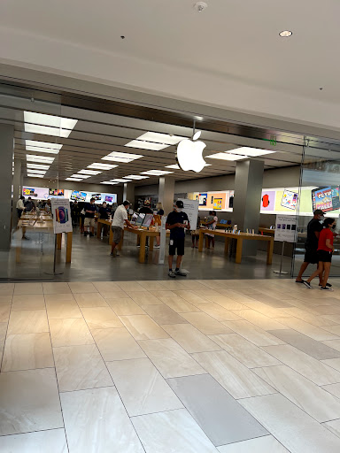 Computer Store «Apple Rosedale Center», reviews and photos, 1010 Rosedale Shopping Center, Roseville, MN 55113, USA