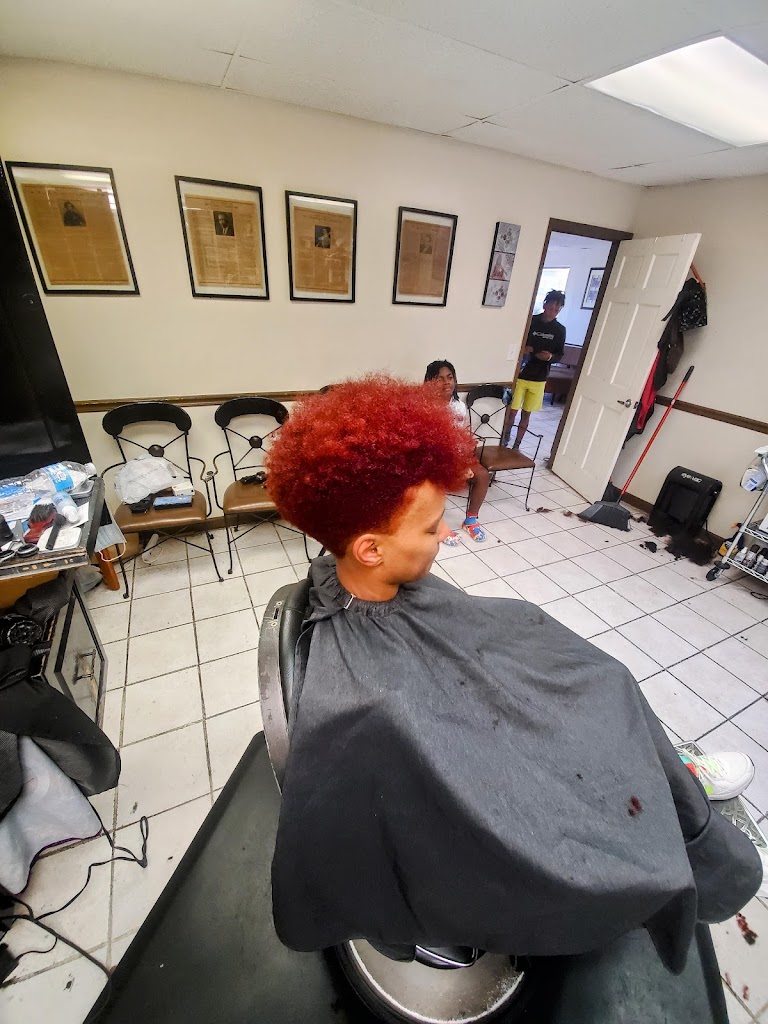 Virtuoso's Grooming Lounge 37411