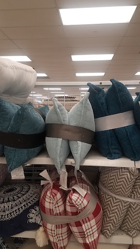 Clothing Store «Ross Dress for Less», reviews and photos, 3900 Klose Way, Richmond, CA 94806, USA