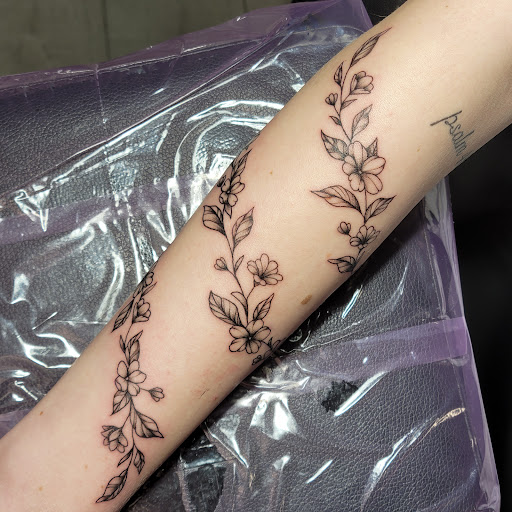 Explore upper sleeve tattoo ideas, creative tattoo ideas in Richmond Hill, available at Richmond Hill Tattoo Company Tattoo Makeup