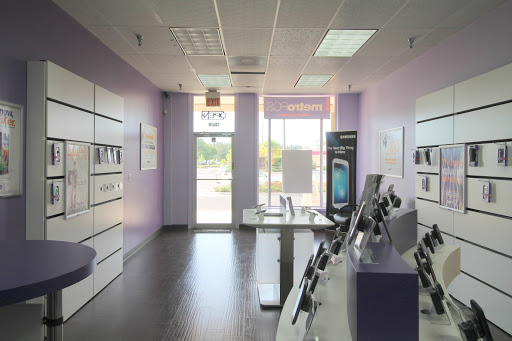 Cell Phone Store «MetroPCS Authorized Dealer», reviews and photos, 21631 Village Lakes Shopping Center Dr, Land O Lakes, FL 34639, USA
