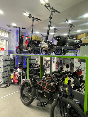 Pariscoot - Scooter, Moto et Trottinette | Thermique & Electrique | Achat, vente et réparation à Paris à Paris