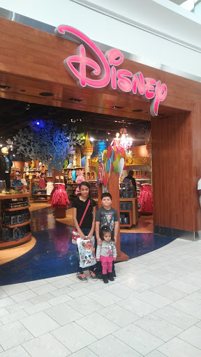 Shopping Mall «Westfield Fashion Square», reviews and photos, 14006 Riverside Dr, Sherman Oaks, CA 91423, USA