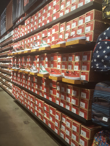 Outlet Store «Vans», reviews and photos, 4015 S Interstate Hwy 35, San Marcos, TX 78666, USA