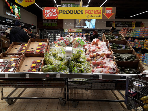 Supermarket «ALDI», reviews and photos, 1600 W 117th St, Lakewood, OH 44107, USA