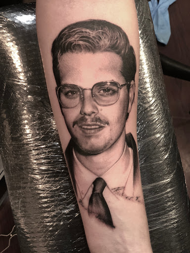 Tattoo Shop «Tribute Tattoo Parlor», reviews and photos, 4718 W Walton Blvd, Waterford Twp, MI 48329, USA