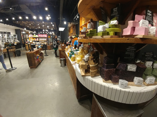 Cosmetics Store «LUSH», reviews and photos, 1961 Chain Bridge Rd, McLean, VA 22102, USA