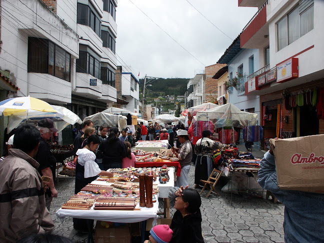 Visita Mercado Otavalo y Alojamiento - Otavalo
