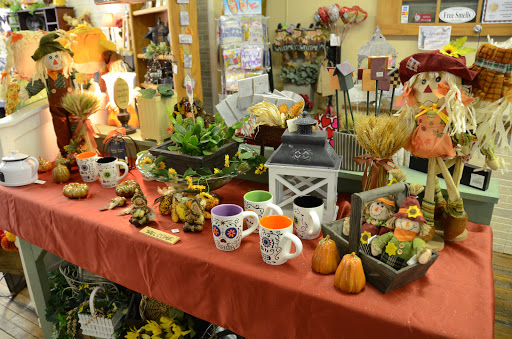 Florist «Yorkville Flower Shoppe», reviews and photos, 216 S Bridge St, Yorkville, IL 60560, USA