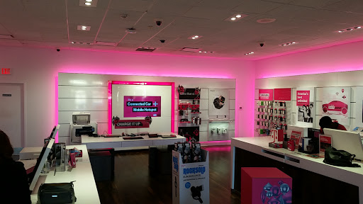 Cell Phone Store «T-Mobile», reviews and photos, 2622 Holcomb Bridge Rd Suite 110, Alpharetta, GA 30022, USA