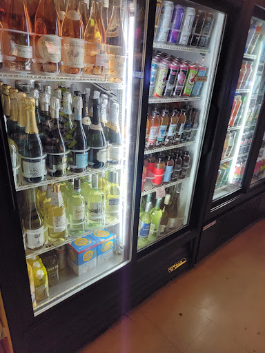 Grocery Store «Strawberry Street Market», reviews and photos, 415 Strawberry St, Richmond, VA 23220, USA