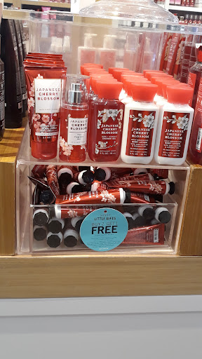 Shopping Mall «Harford Mall», reviews and photos, 696 Belair Rd, Bel Air, MD 21014, USA