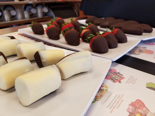 Gift Shop «Edible Arrangements», reviews and photos, 582 S West End Blvd, Quakertown, PA 18951, USA