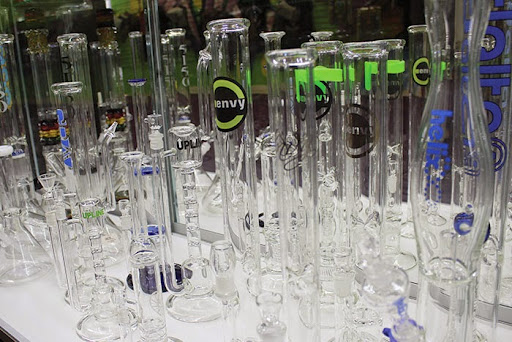 Tobacco Shop «Wonderland Smoke Shop- Hazlet», reviews and photos, 3052 NJ-35, Hazlet, NJ 07730, USA