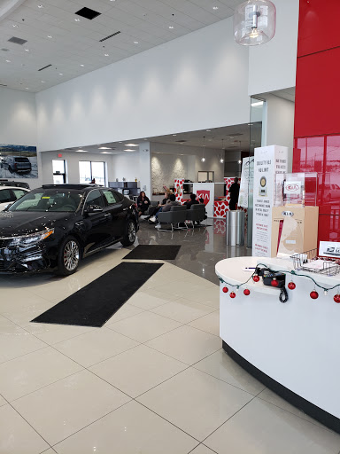 Car Dealer «Summit Place Kia», reviews and photos, 2200 Elizabeth Lake Rd, Waterford Twp, MI 48328, USA