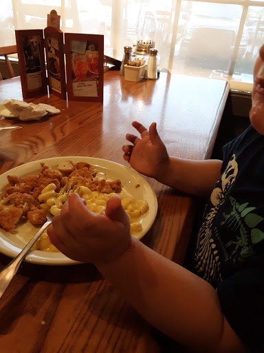 American Restaurant «Cracker Barrel Old Country Store», reviews and photos, 200 Cracker Barrel Dr, Clarksville, TN 37040, USA