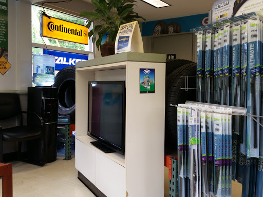 Tire Shop «Mavis Discount Tire», reviews and photos, 680 Freedom Plains Rd, Poughkeepsie, NY 12603, USA