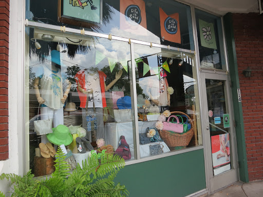 Clothing Store «Walk In the Woods», reviews and photos, 116 W 5th Ave, Mt Dora, FL 32757, USA