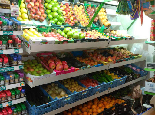 Alimentación Javier Palma Bocadillos, Chacina, Panaderia y fruteria San Bernardo Viapol Sevilla