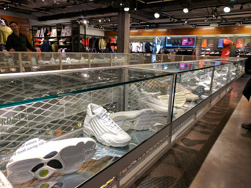 Clothing Store «Nike Portland», reviews and photos, 638 SW 5th Ave, Portland, OR 97201, USA
