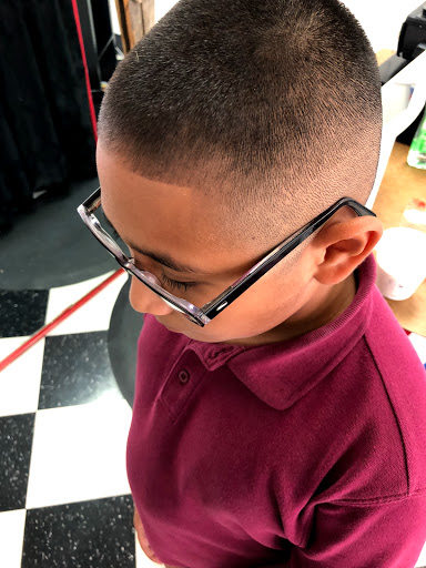 Barber Shop «Silver Spurs Barber Shop», reviews and photos, 282 E Ovilla Rd, Red Oak, TX 75154, USA