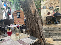 Atmosphère du Restaurant français Restaurant Le Chelsea à Vallon-Pont-d'Arc - n°12