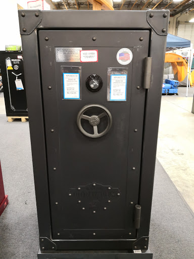 Sporting Goods Store «Sportco Warehouse Sporting Goods», reviews and photos, 4602 20th St E, Fife, WA 98424, USA