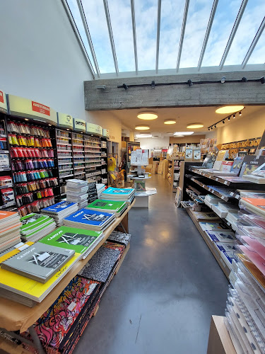 Arts & Vies - Winkel