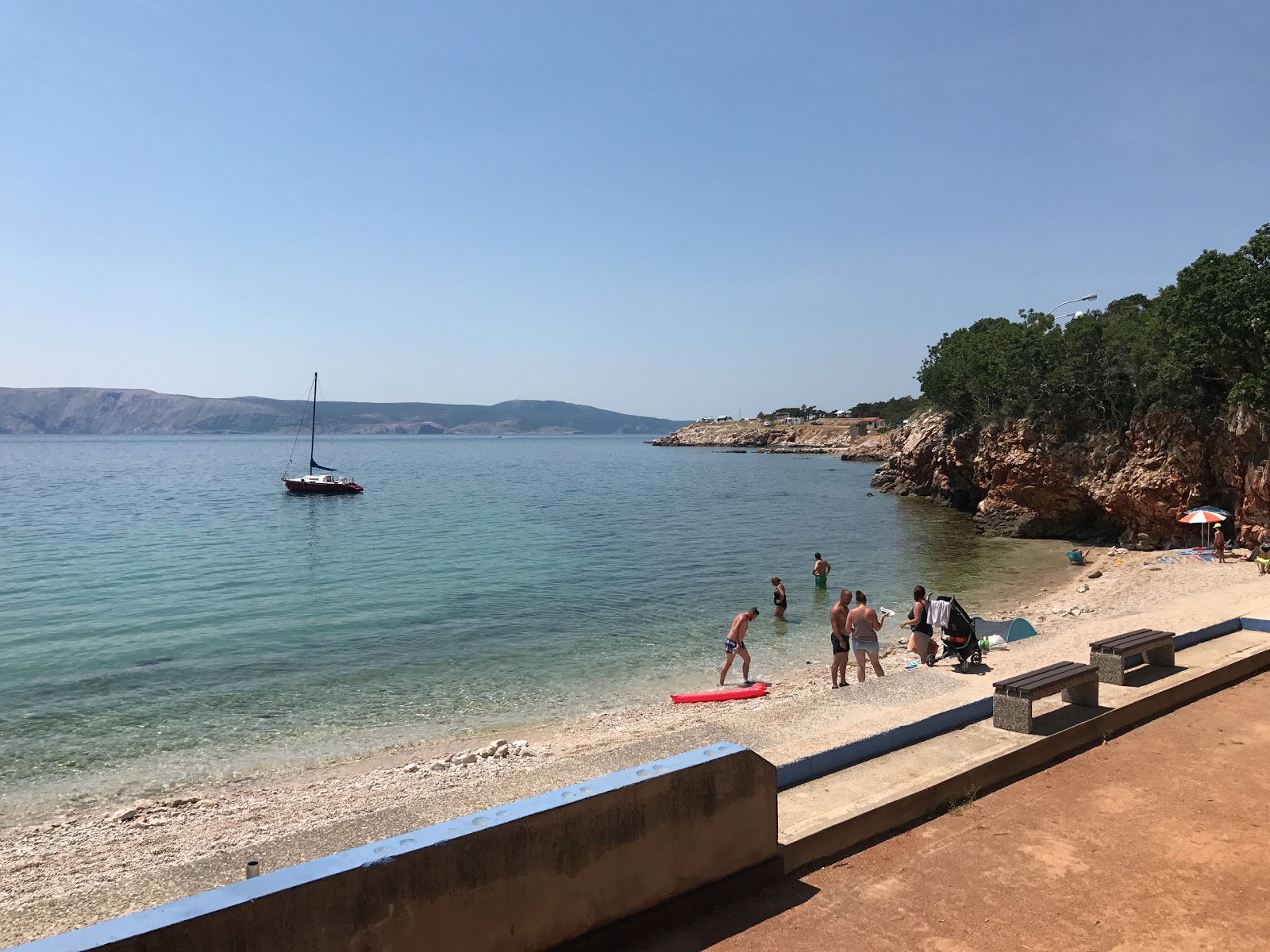 Uvala Povile'in fotoğrafı ve yerleşim