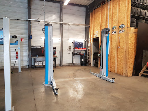 Photo 1 - AUTO LEMAN 74