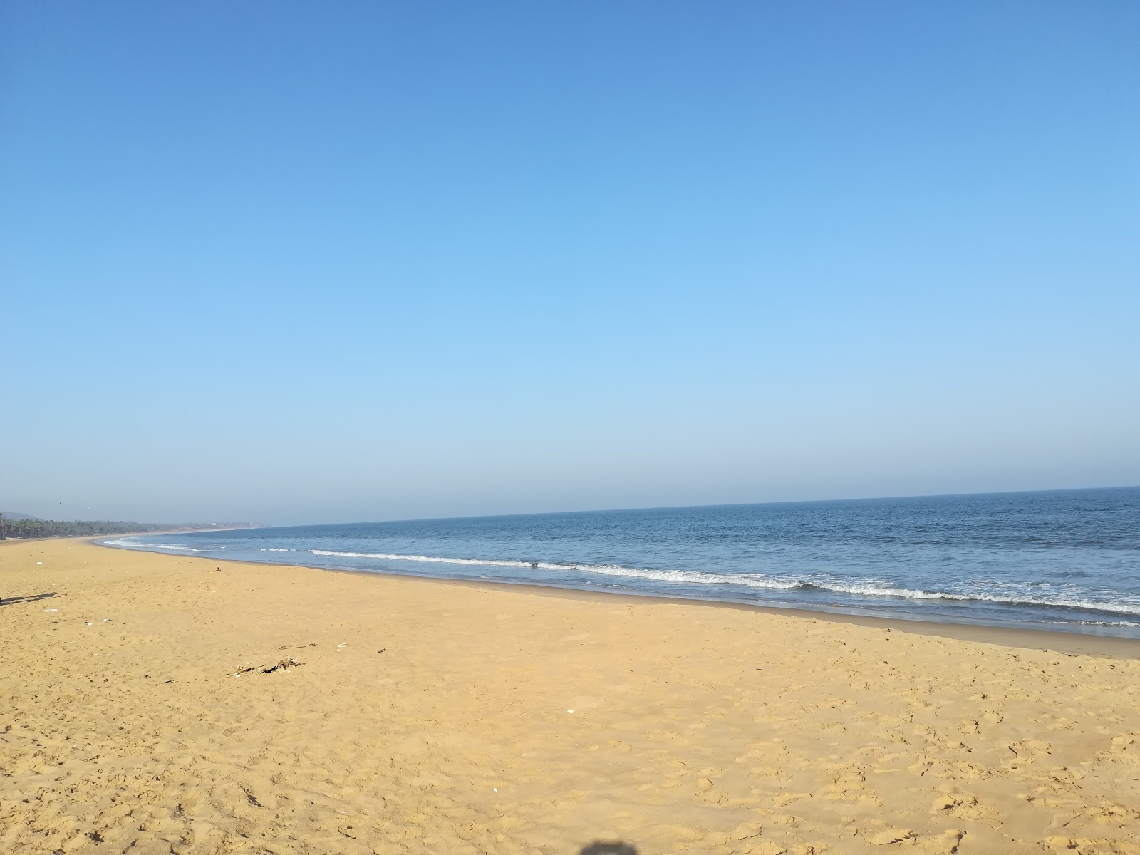 Foto von Uppada Beach mit beiger sand Oberfläche