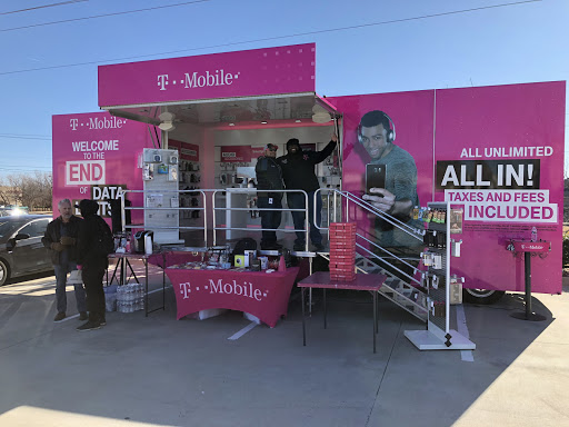 Cell Phone Store «T-Mobile», reviews and photos, 1757 E Hebron Pkwy, Carrollton, TX 75010, USA