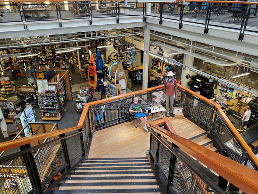 Camping Store «REI», reviews and photos, 15200 Potomac Town Pl #140, Woodbridge, VA 22191, USA