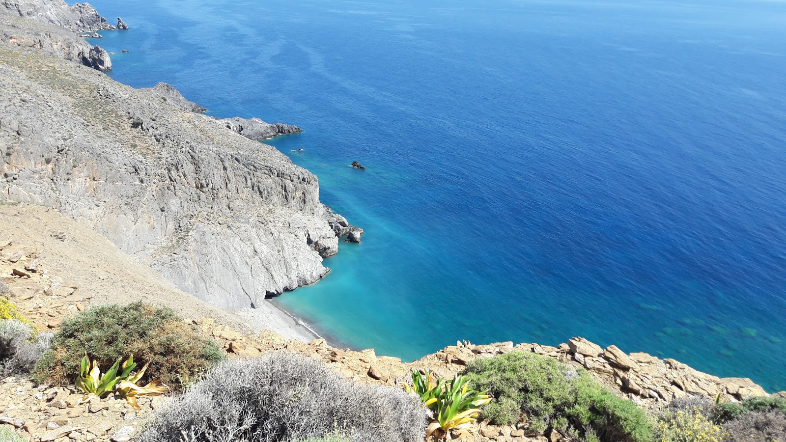 Foto de Lepria beach con guijarros grises superficie