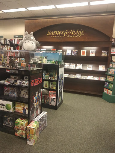 Shopping Mall «Barracks Rd Shopping Center», reviews and photos, 1117 Emmet St N, Charlottesville, VA 22903, USA