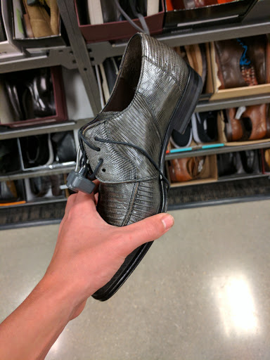 Department Store «Nordstrom Rack Chicago Avenue», reviews and photos, 101 E Chicago Ave, Chicago, IL 60611, USA