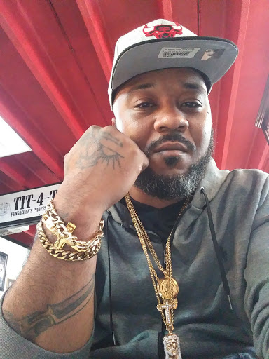 Tattoo Shop «Tit 4 Tat», reviews and photos, 2304 W Fairfield Dr, Pensacola, FL 32505, USA