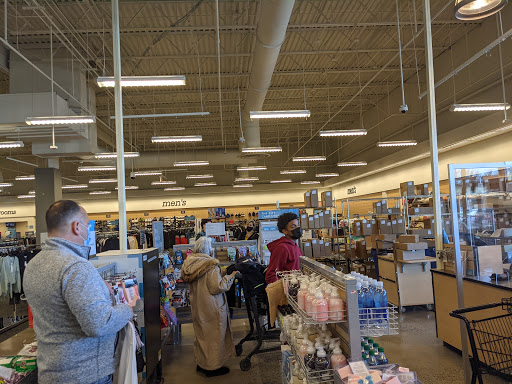 Department Store «Nordstrom Rack West Farm Shopping Center», reviews and photos, 1600 SE Rd, Farmington, CT 06032, USA