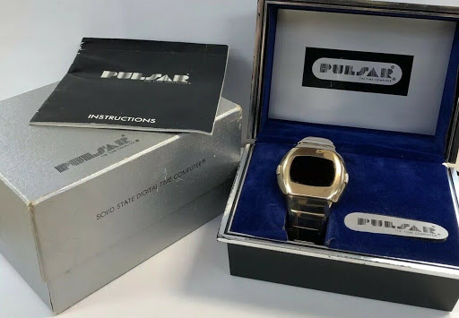 Pawn Shop «Pine Ridge Pawn & Jewelry», reviews and photos, 2033 Pine Ridge Rd #4, Naples, FL 34109, USA