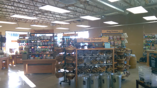 Pet Supply Store «Mud Bay», reviews and photos, 10245 SE 240th St, Kent, WA 98031, USA