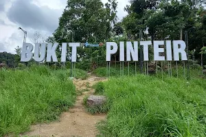 Wisata Bukit Pinteir image