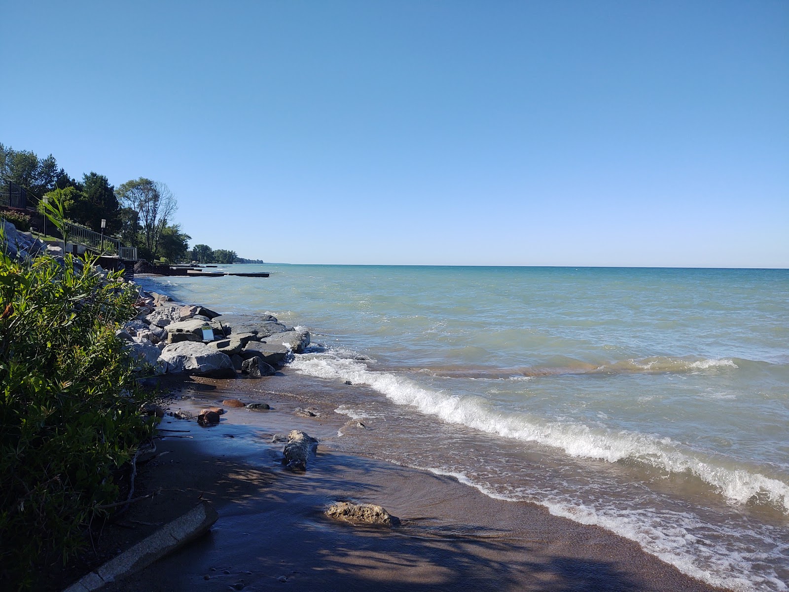 Jeddo Road Beach的照片 带有碧绿色纯水表面