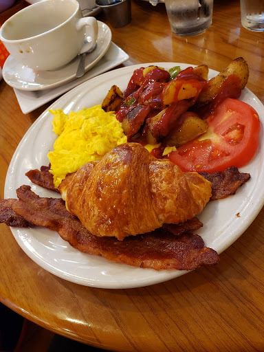 French Restaurant «Sugar Cakes Patisserie», reviews and photos, 101 N Park Square, Marietta, GA 30060, USA