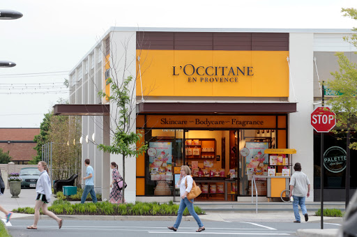 Shopping Mall «The Shops at Stonefield», reviews and photos, 2100 Hydraulic Rd, Charlottesville, VA 22901, USA