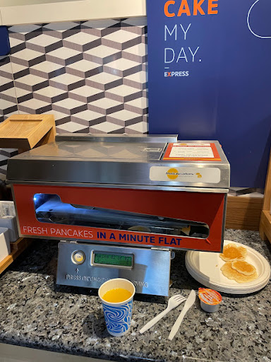 Hotel «Holiday Inn Express Union City», reviews and photos